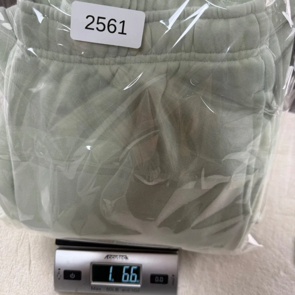 Aritzia Sweatfleece Mega Cargo Sweatpants Sage Green M Cozy Premium - Picture 8 of 8